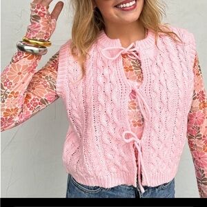 Blakeley flora pink Sleeveless sweater with Tie Detail plus size